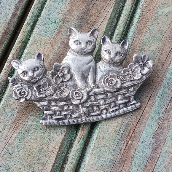 Vintage Jewelry - Vintage Pin Brooch 3 Cats Kittens in Basket 1987 Seagull Pewter Canada